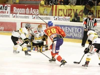 Spiel Migross Supermärkte Asiago Hockey vs HC Pustertal Wölfe - ICE Hockey League 2023/2024 - 28 Januar 2024