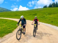 Tour guidato in E-bike "Antichi confini, il sentiero dei cippi" - Rifugio Valmaron, Enego, 25 agosto 2024